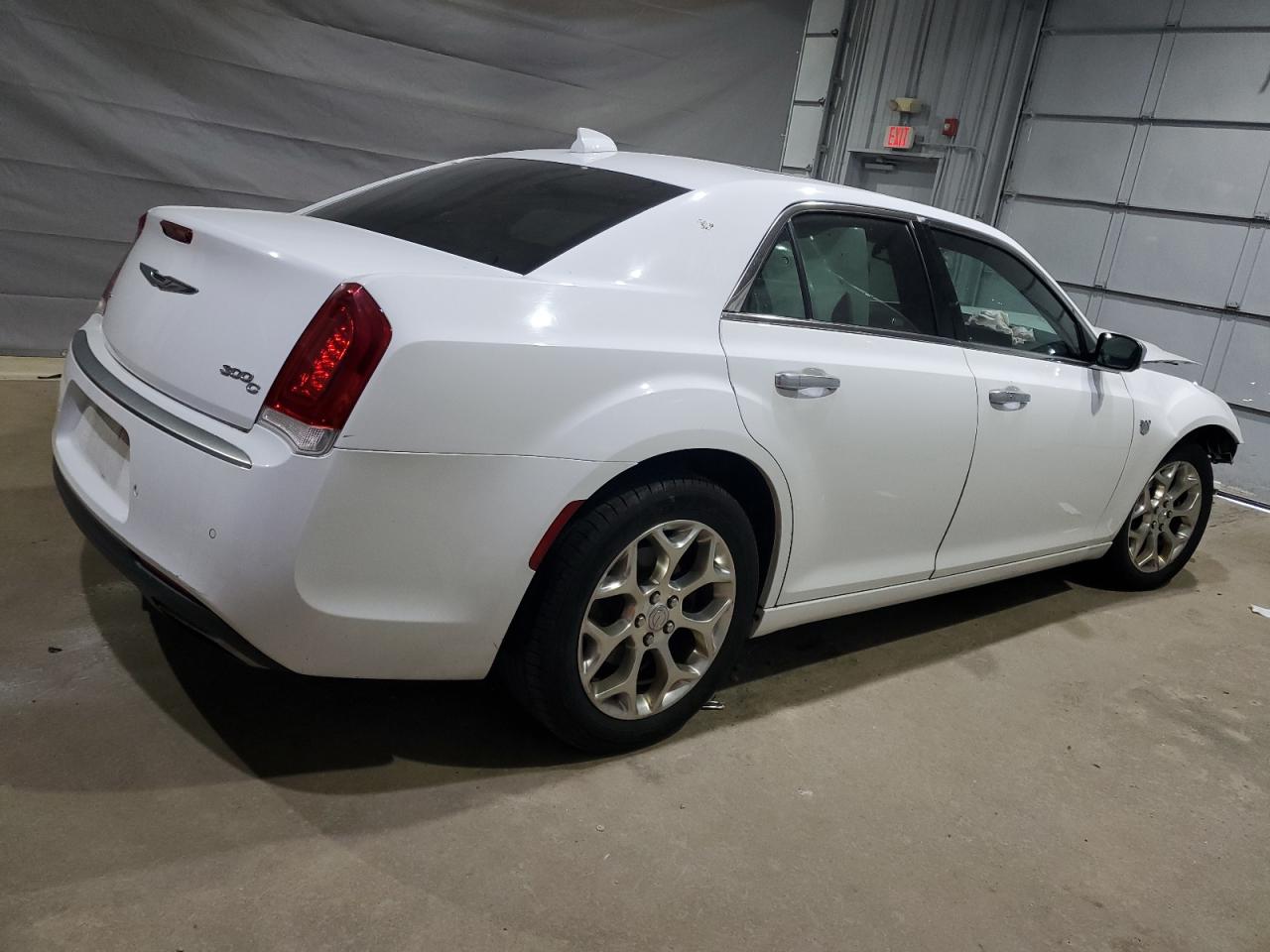 Chrysler 300 Platinum Image 3