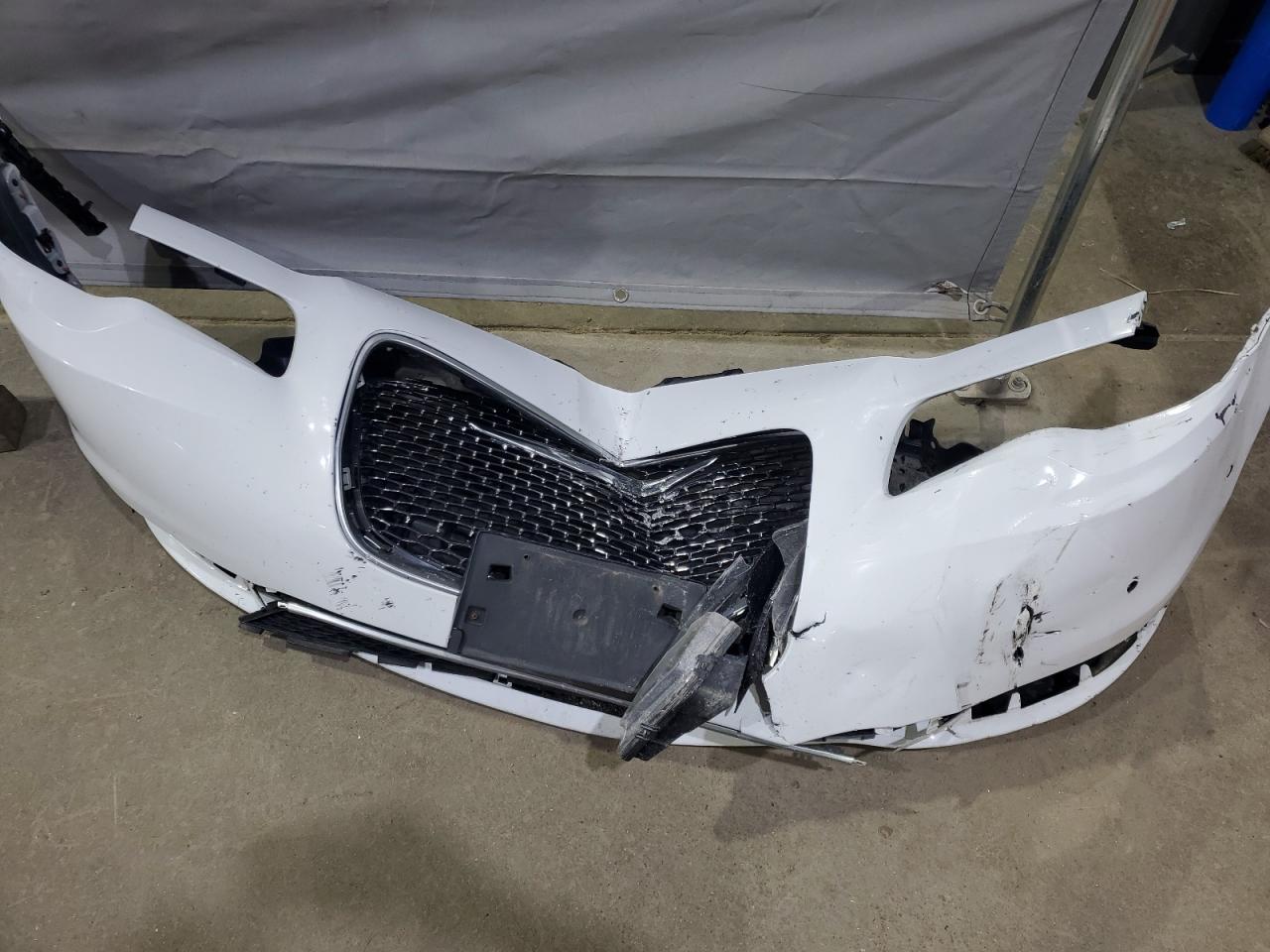 Chrysler 300 Platinum Image 9