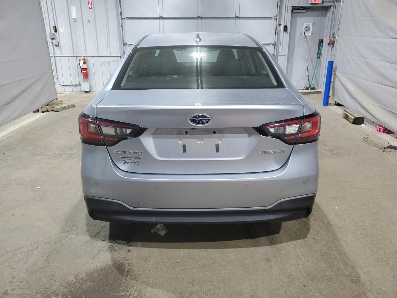 Subaru Legacy Limited Image 12