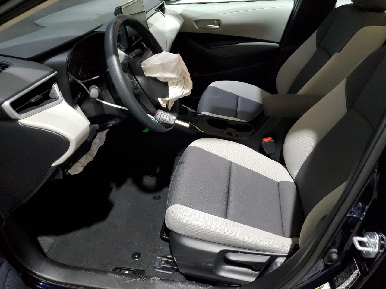 Toyota Corolla Le Image 6