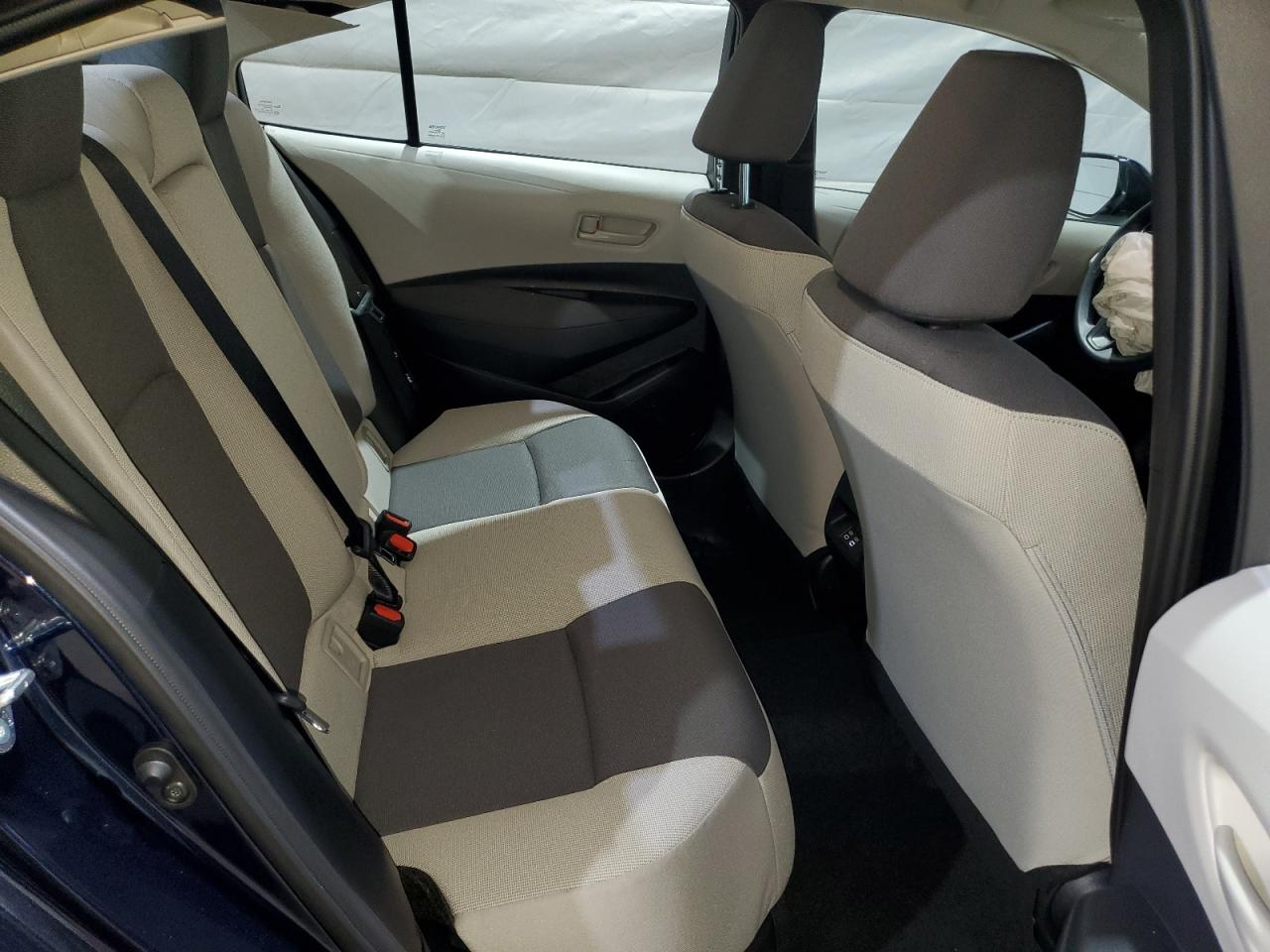 Toyota Corolla Le Image 8