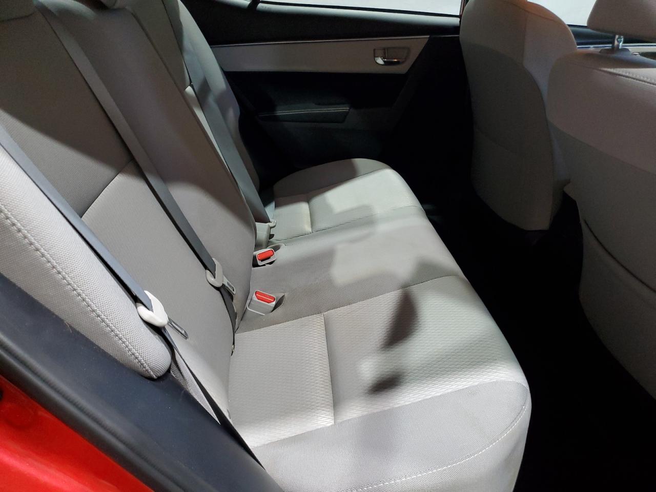 Toyota Corolla L Image 9