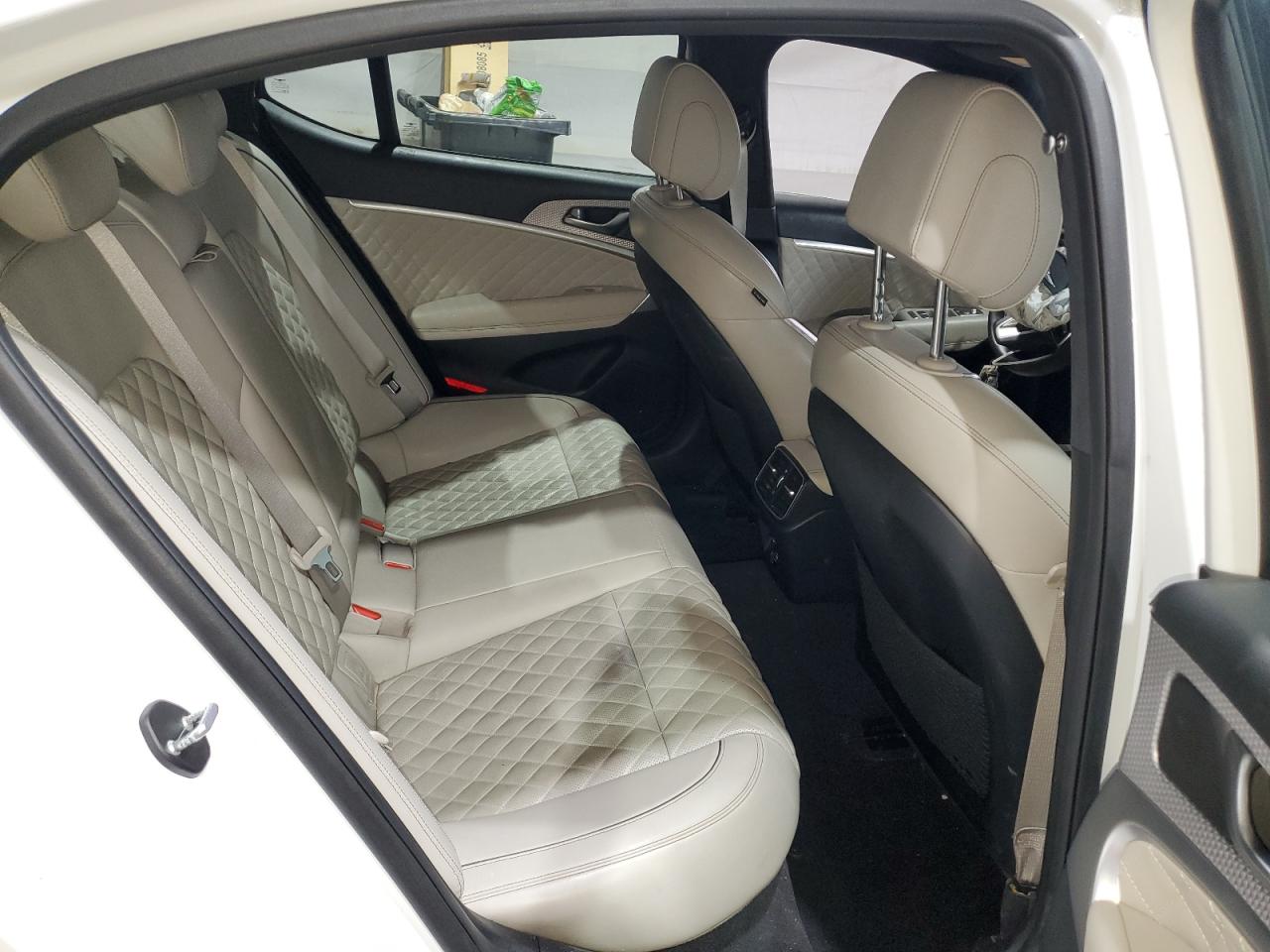 Genesis G70 Base Base Image 9