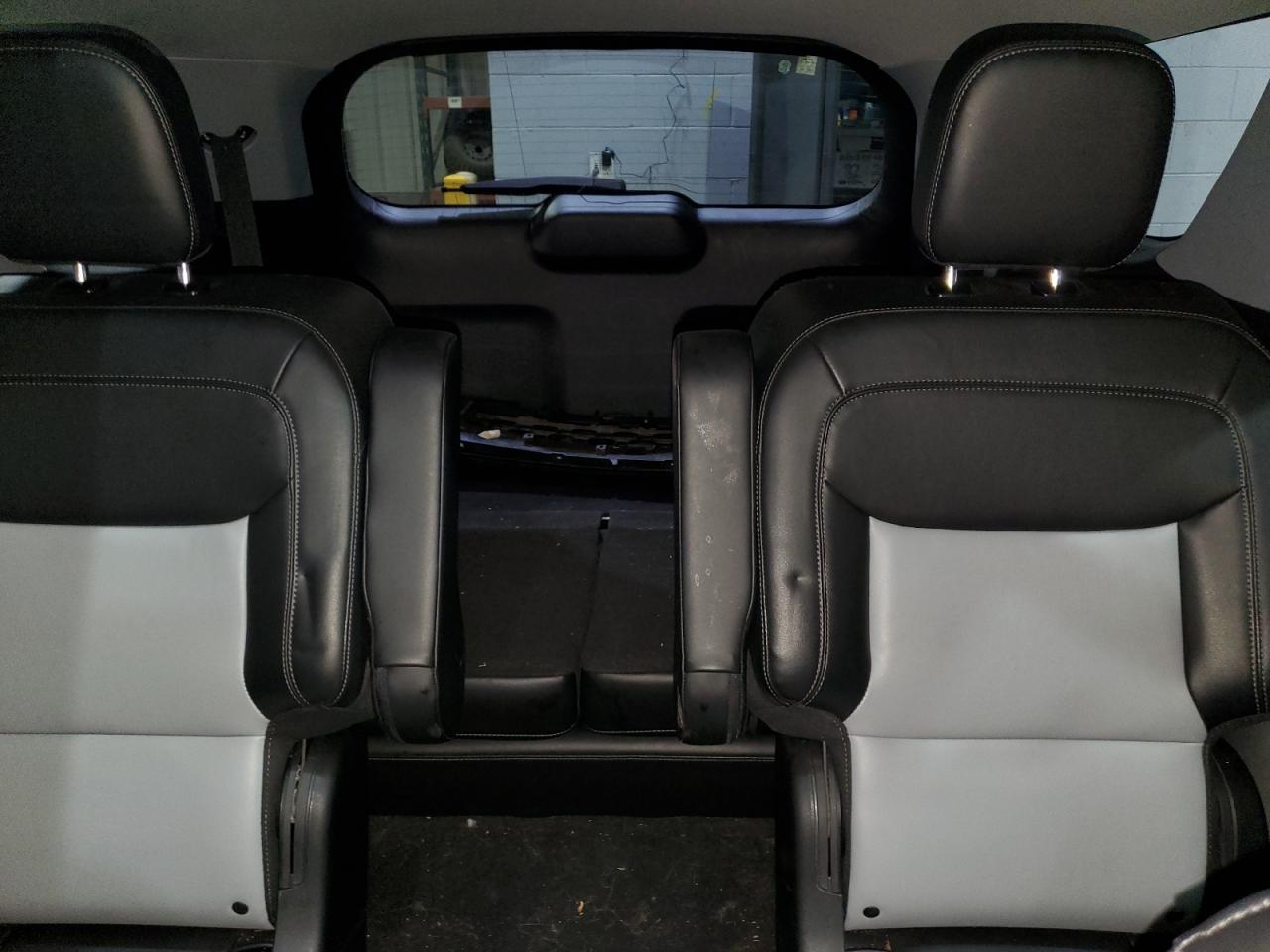 Ford Explorer Xlt Image 11