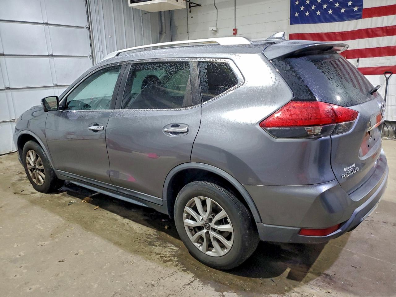 Nissan Rogue S Image 2