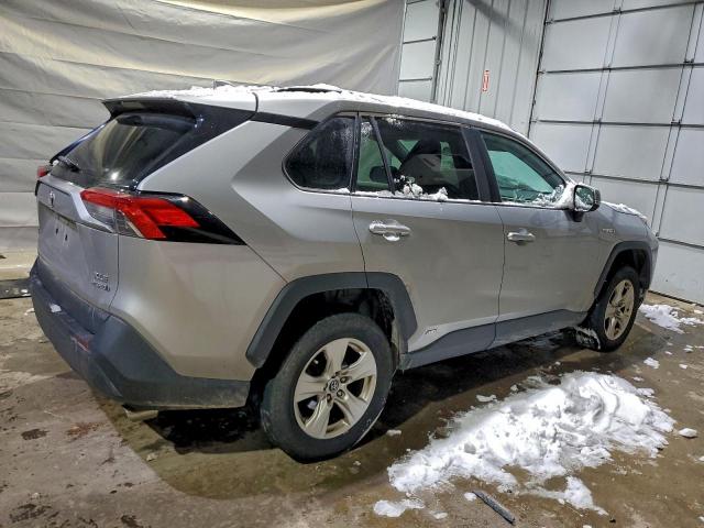 Toyota RAV4 Xle Image 2
