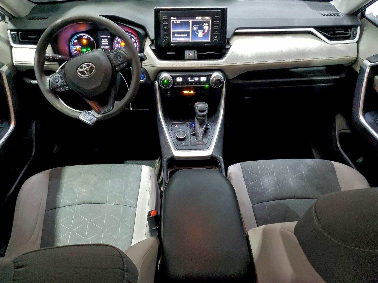 Toyota RAV4 Xle Image 6