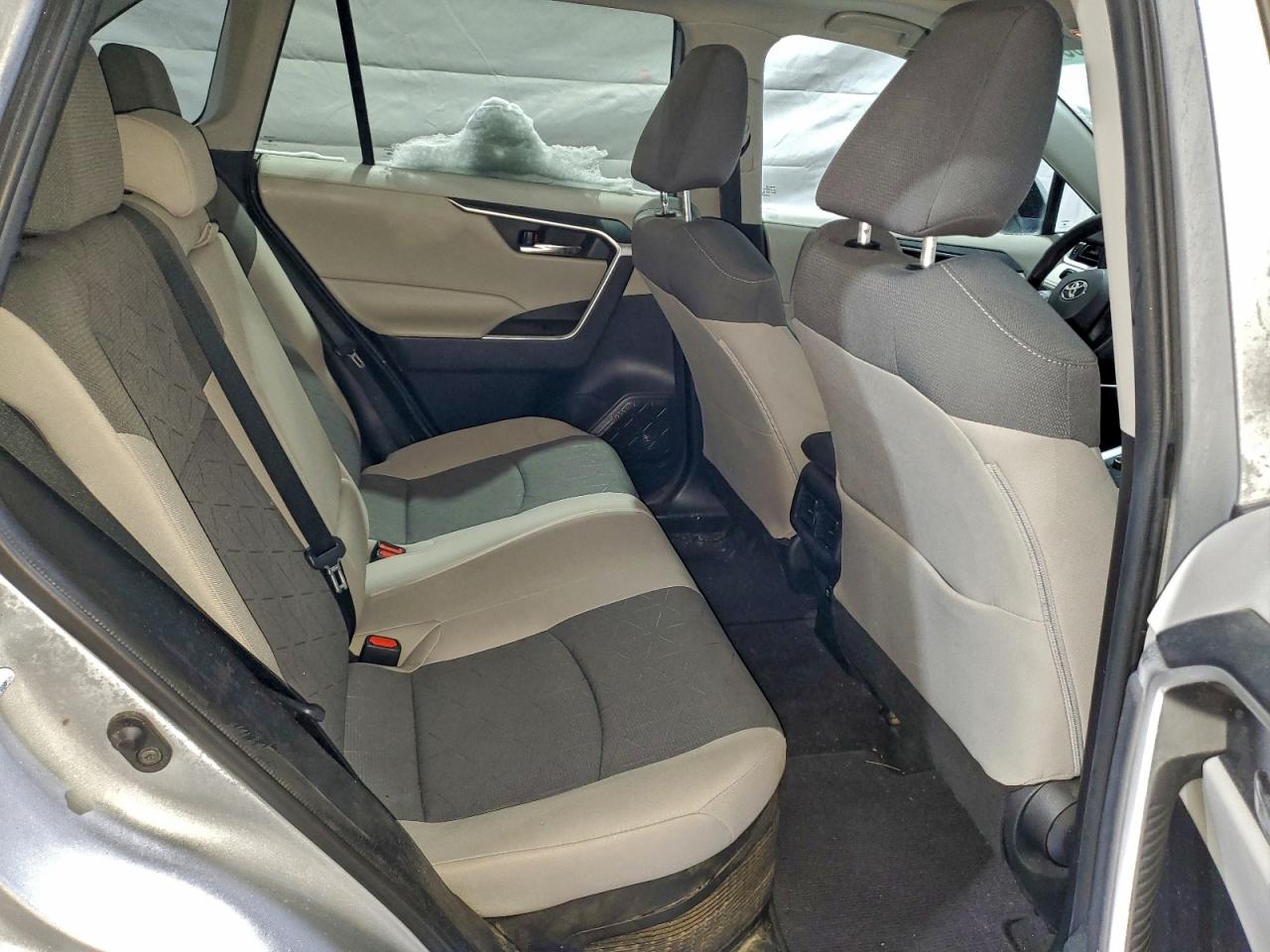 Toyota RAV4 Xle Image 7