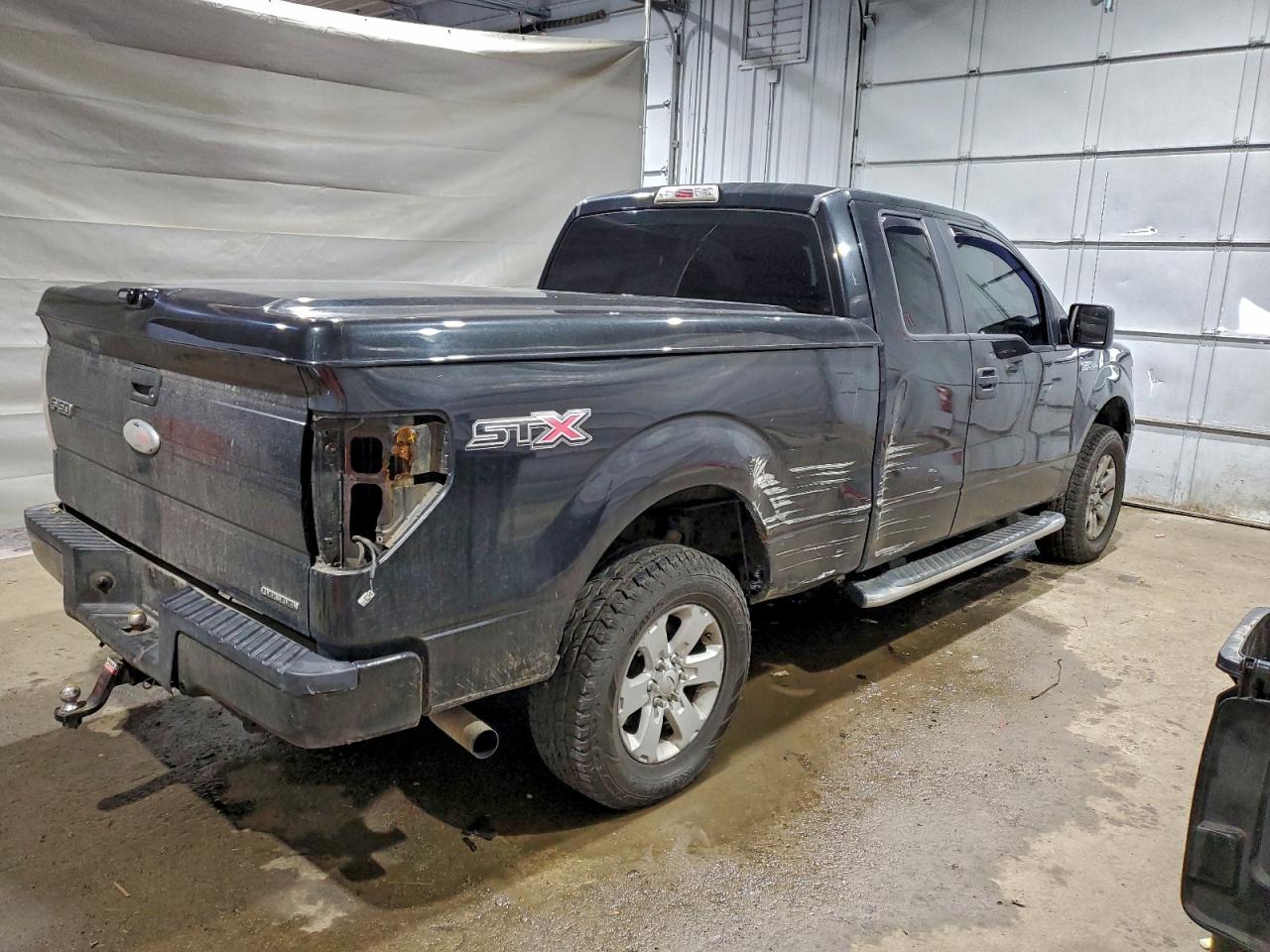 Ford F-150 Super Cab Image 2