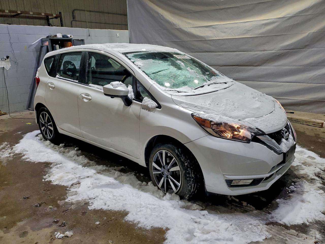 Nissan Versa S Image 11