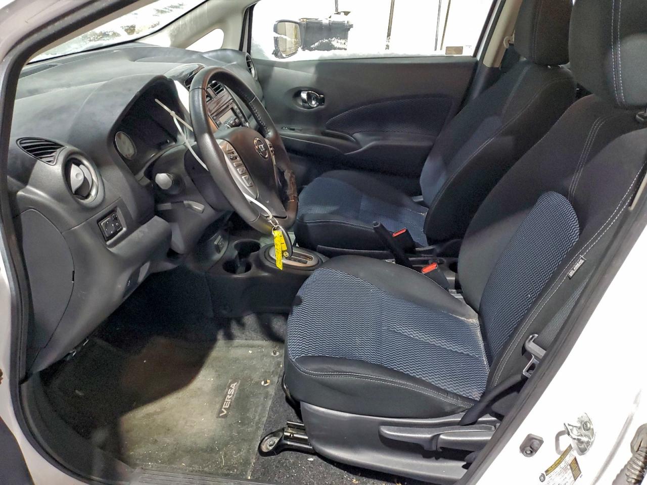 Nissan Versa S Image 3