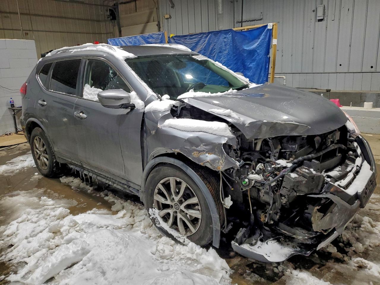 Nissan Rogue S Image 2