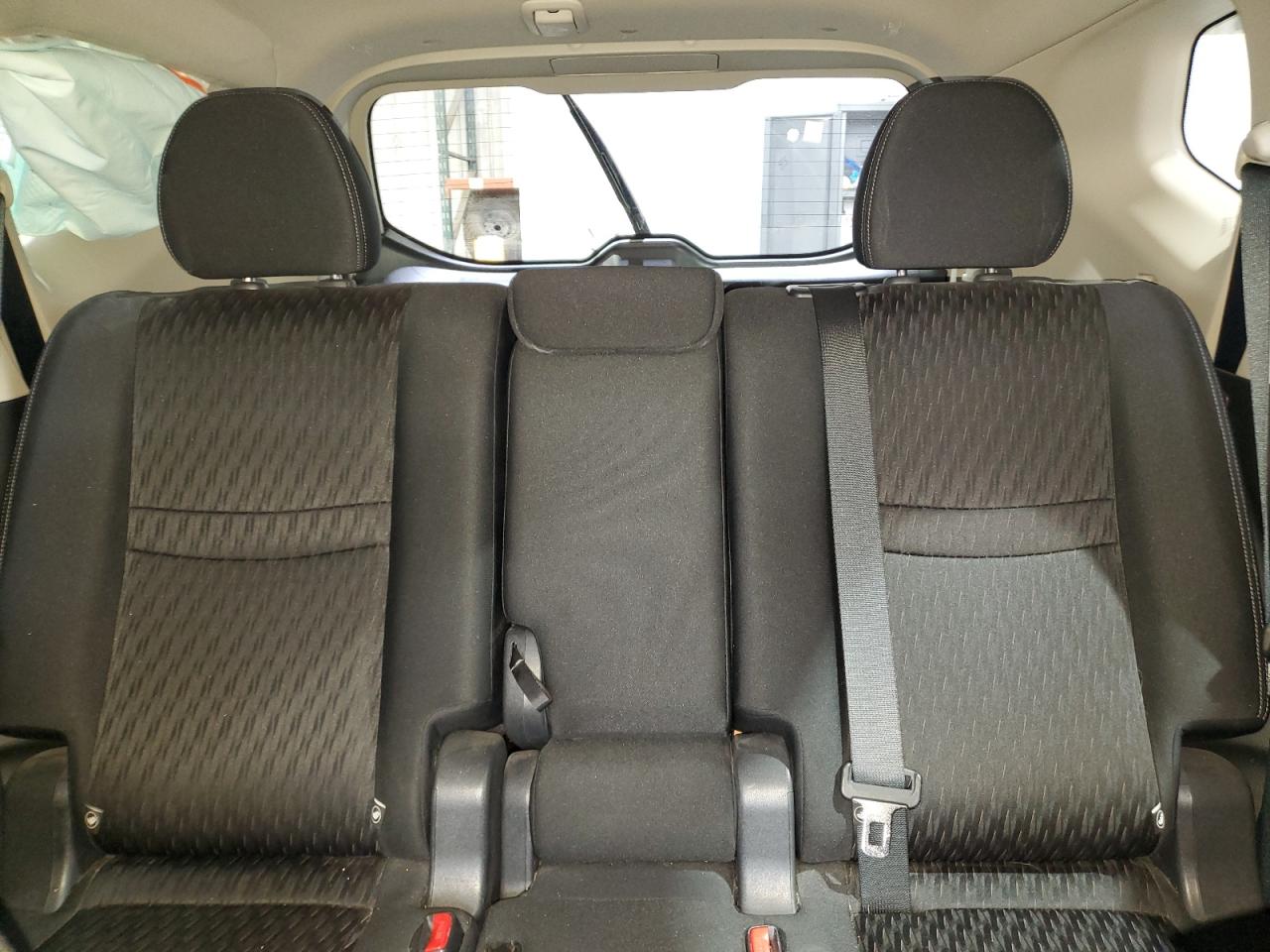 Nissan Rogue S Image 11