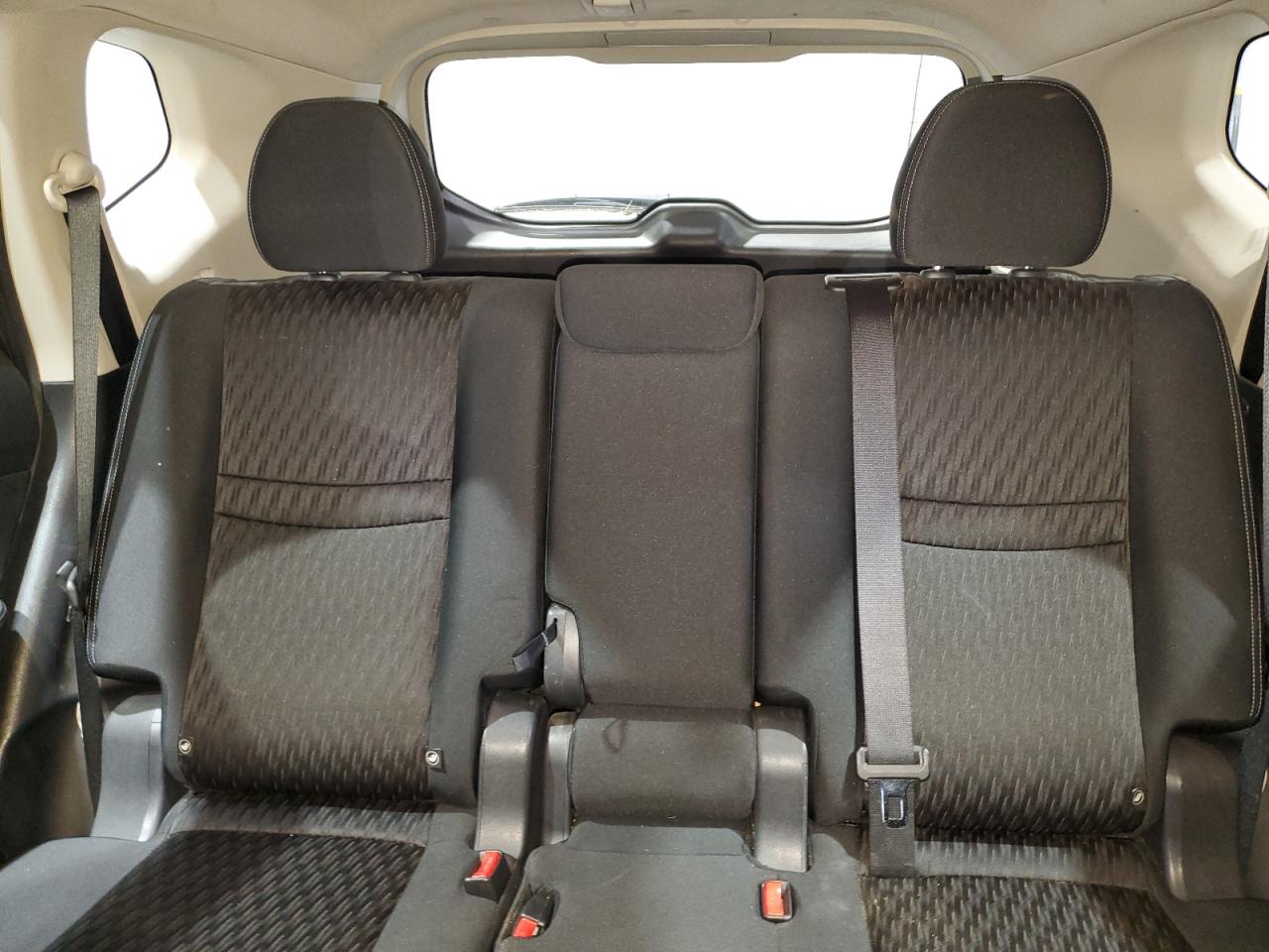 Nissan Rogue S Image 7