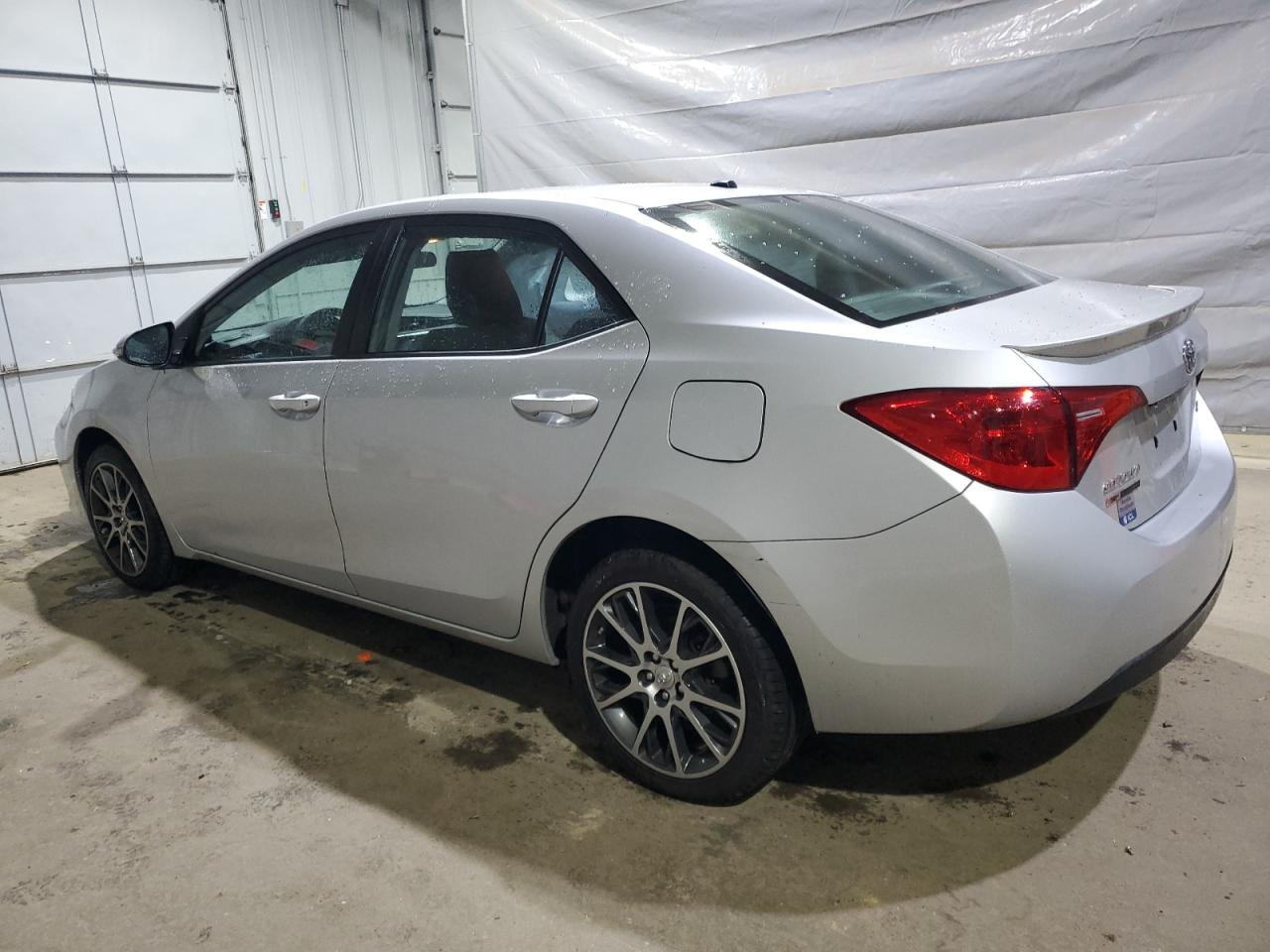 Toyota Corolla L Image 10