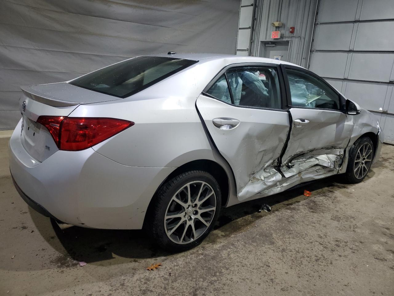 Toyota Corolla L Image 3