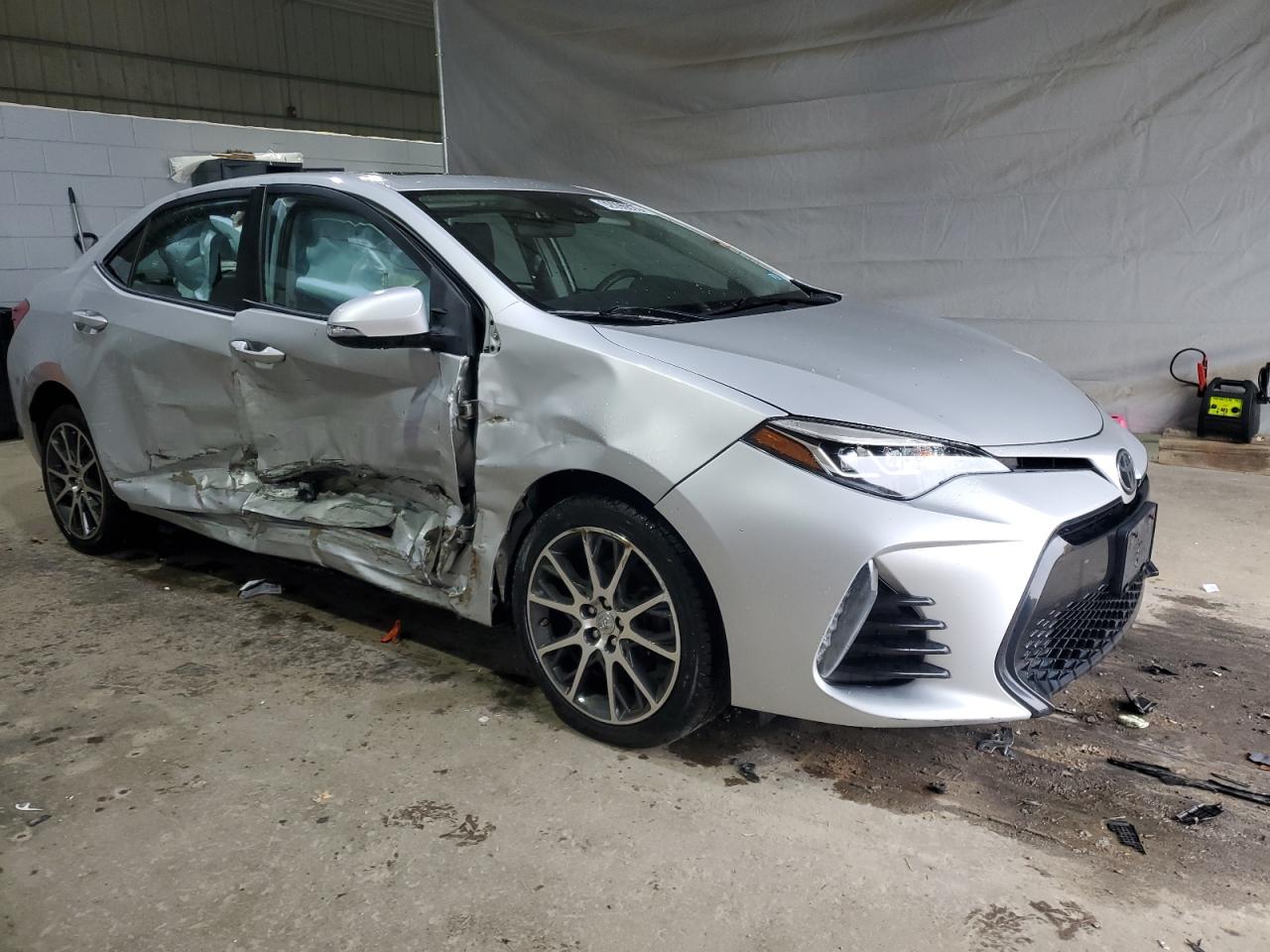 Toyota Corolla L Image 2