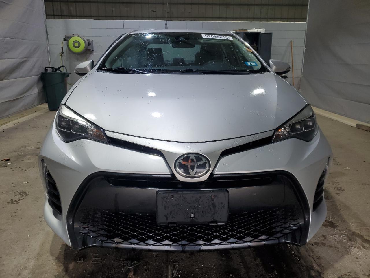 Toyota Corolla L Image 6