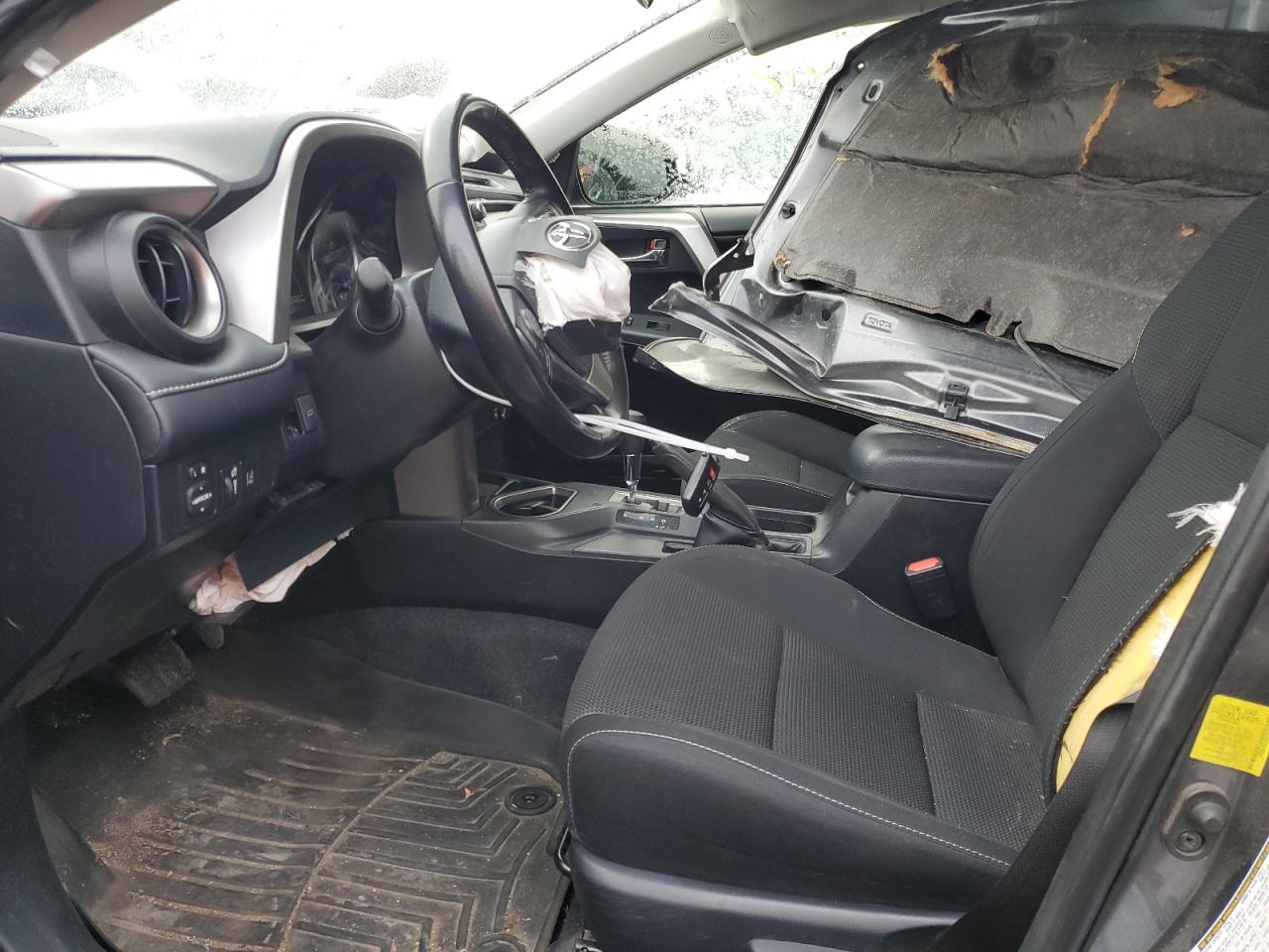 Toyota RAV4 Le Image 9