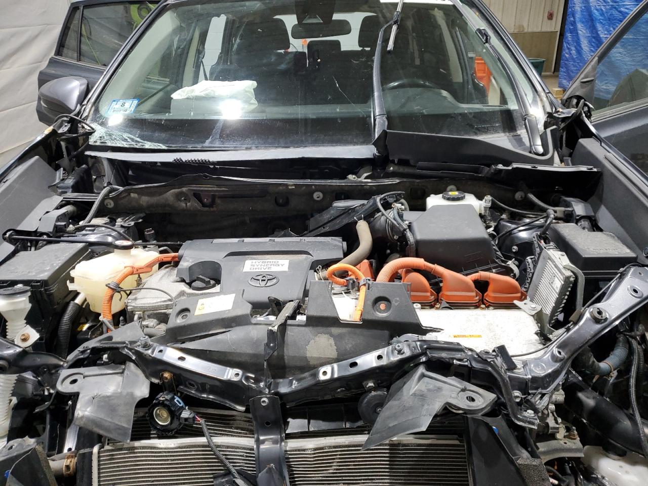 Toyota RAV4 Le Image 12