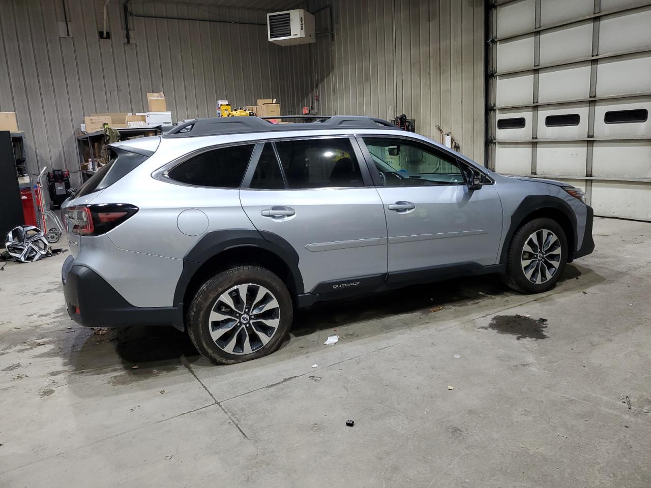 Subaru Outback Limited Image 2