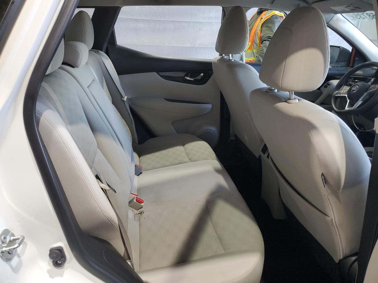 Nissan Rogue S Image 12