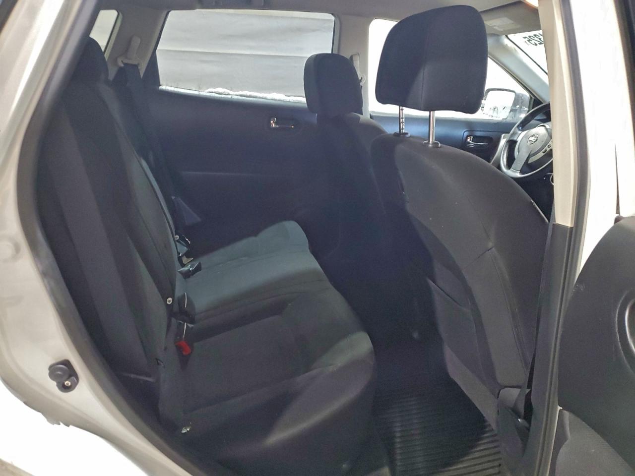 Nissan Rogue S Image 11