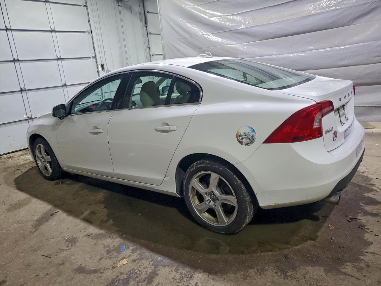 Volvo S60 T5 Image 2