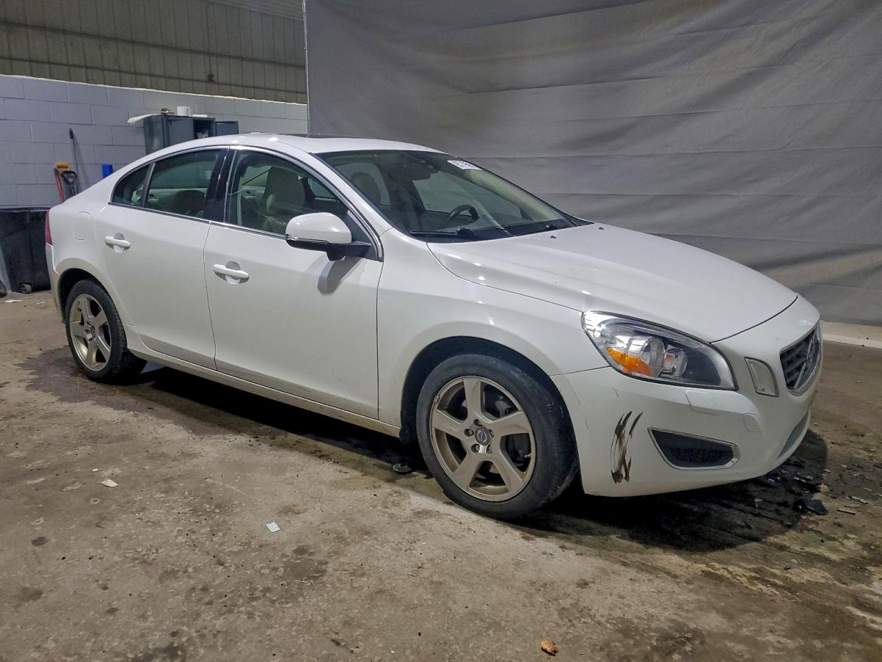 Volvo S60 T5 Image 4