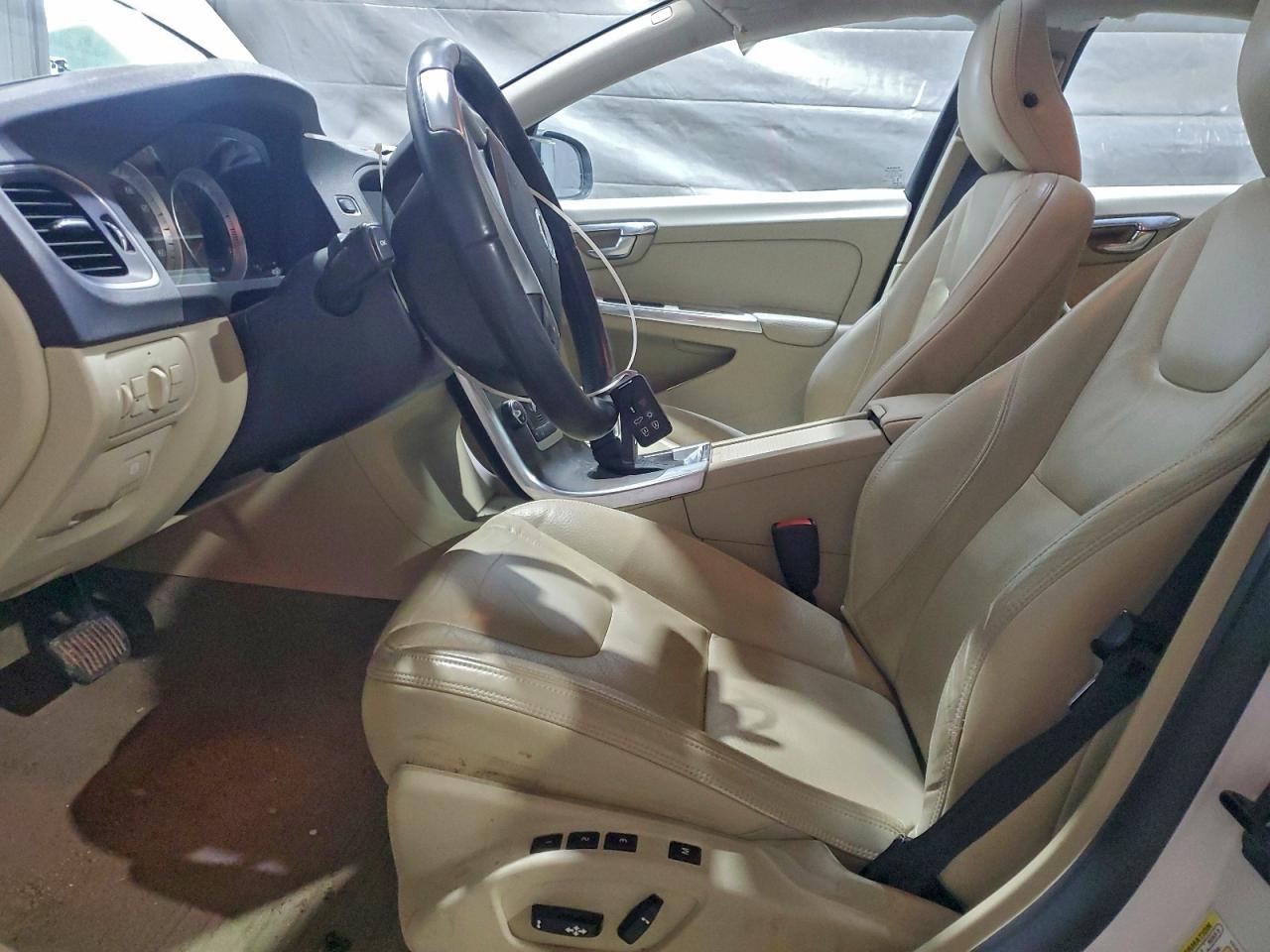 Volvo S60 T5 Image 5