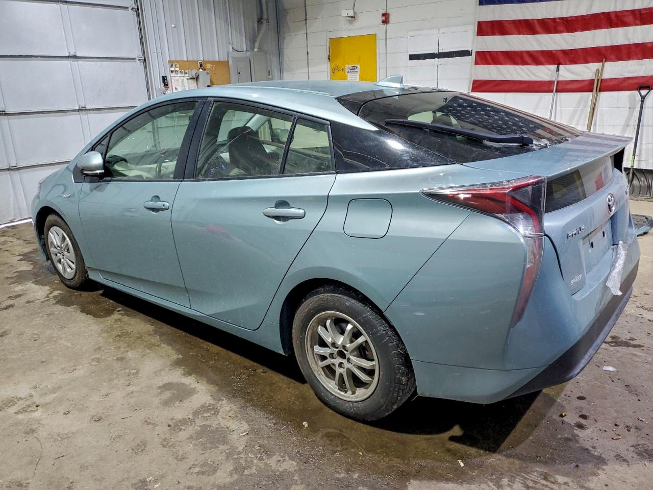 Toyota Prius Image 12