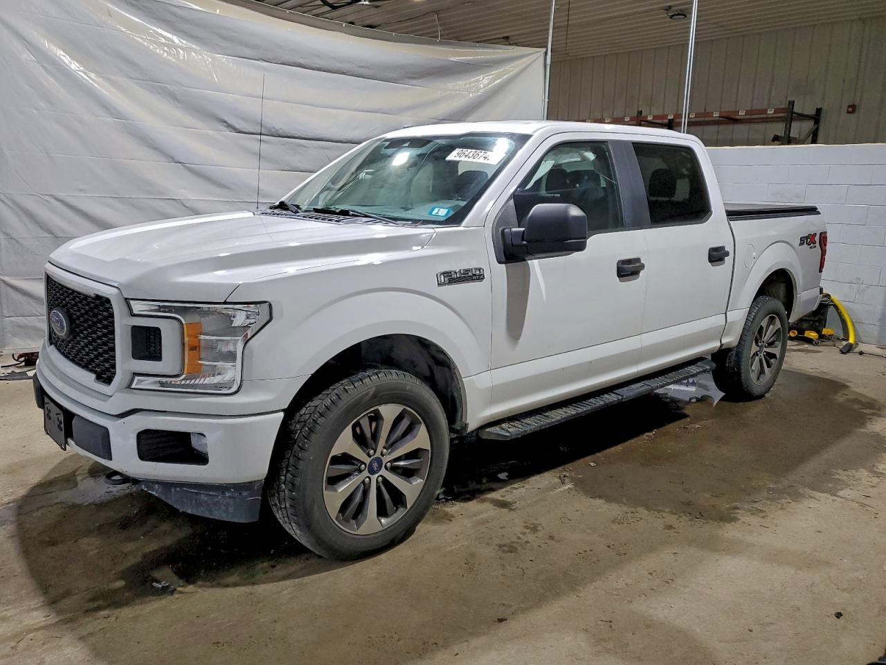Ford F-150 Supercrew Image 1
