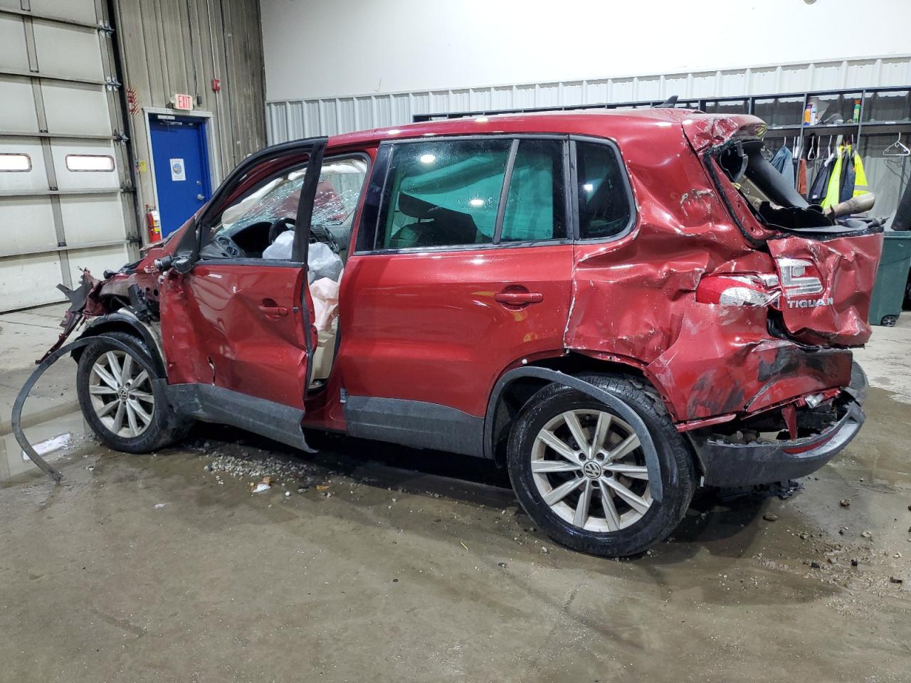 Volkswagen Tiguan S Image 13