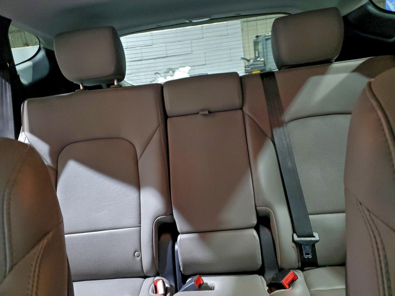 Hyundai SANTA FE Image 8