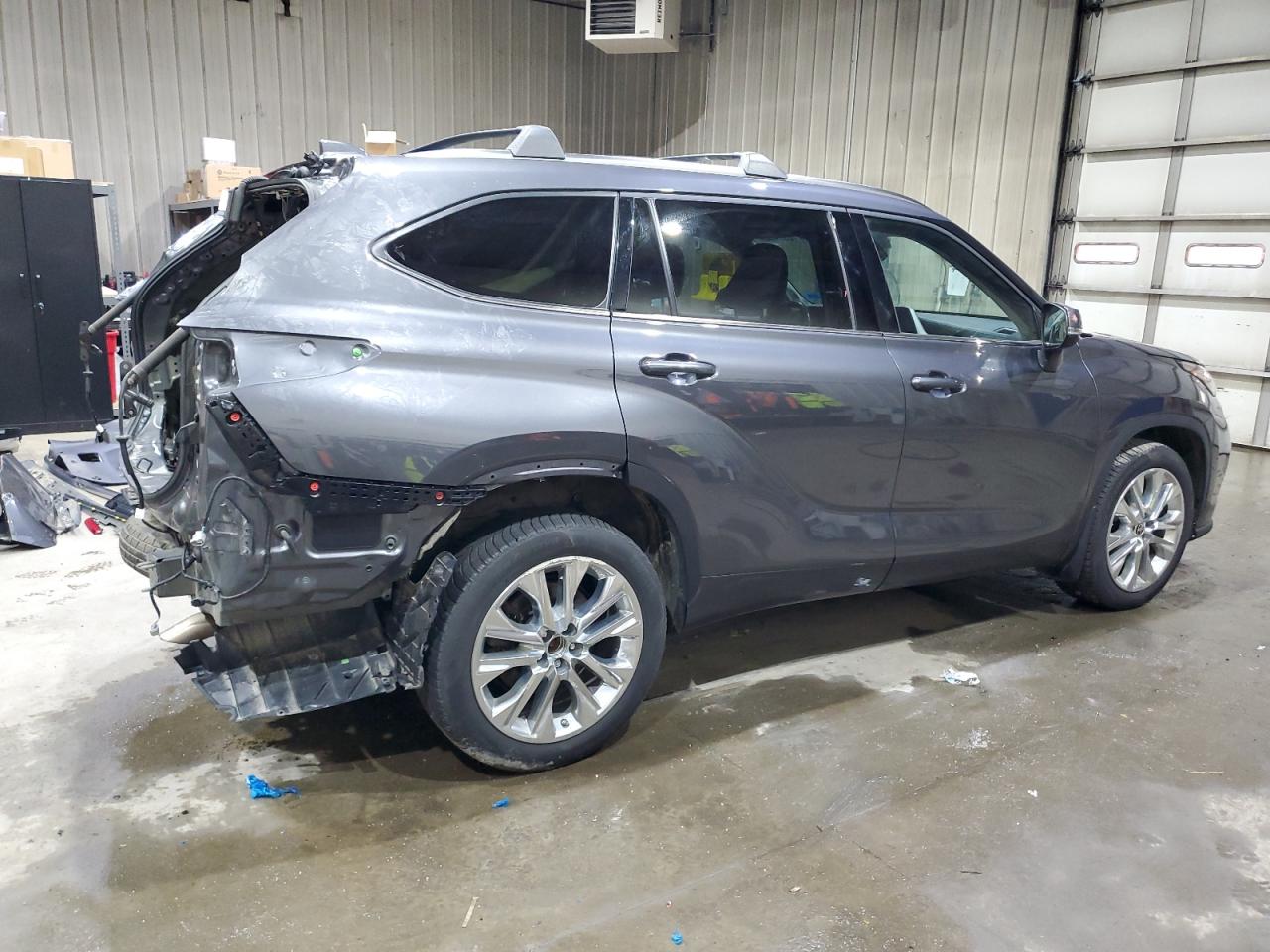 Toyota Highlander L Image 2