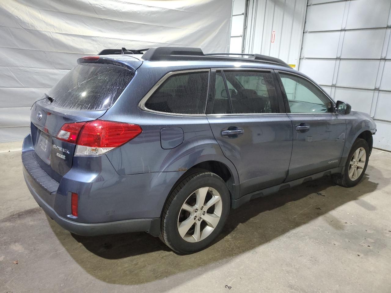 Subaru Outback 2.5i Limited Image 3