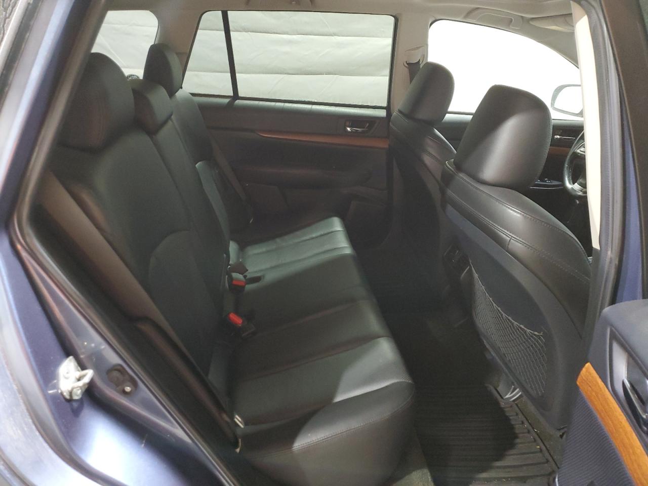 Subaru Outback 2.5i Limited Image 11