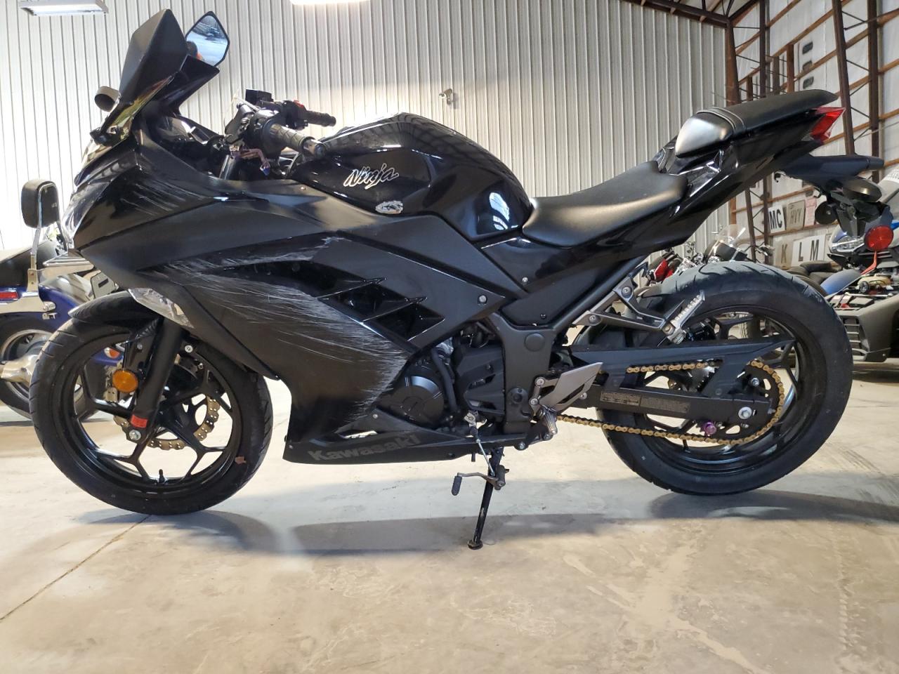 Kawasaki Ex A Image 3