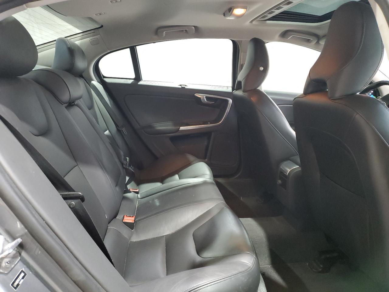 Volvo S60 Inscription Image 11