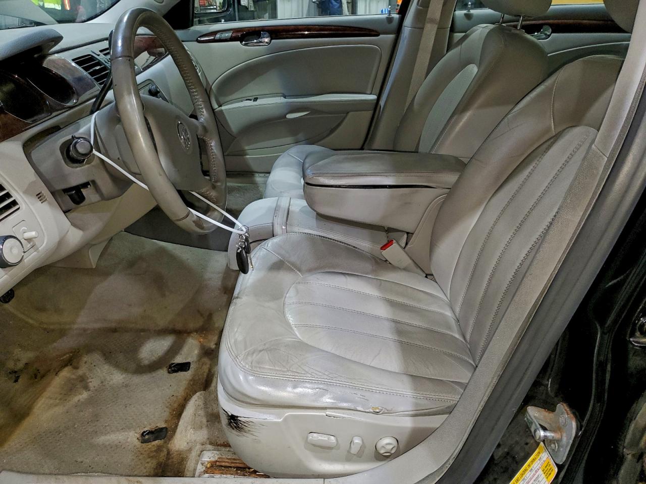 Buick Lucerne Cxl Image 8