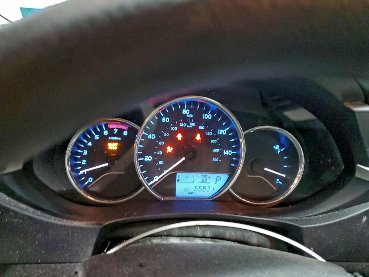 Toyota Corolla L Image 11