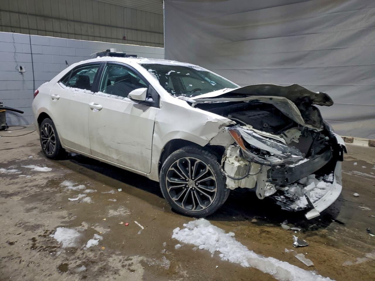 Toyota Corolla L Image 2