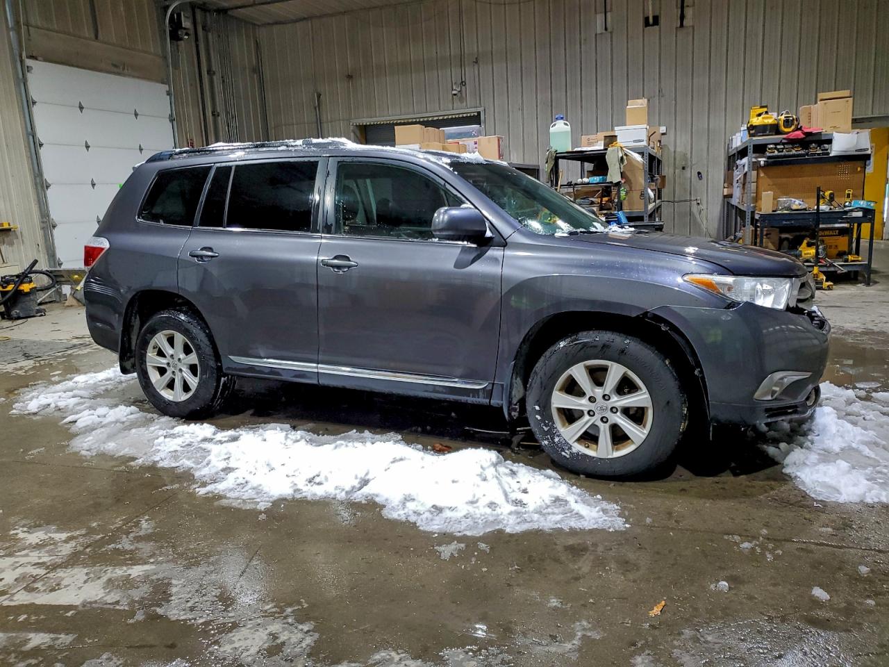 Toyota Highlander Base Image 4