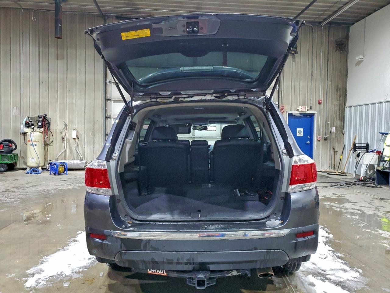 Toyota Highlander Base Image 6