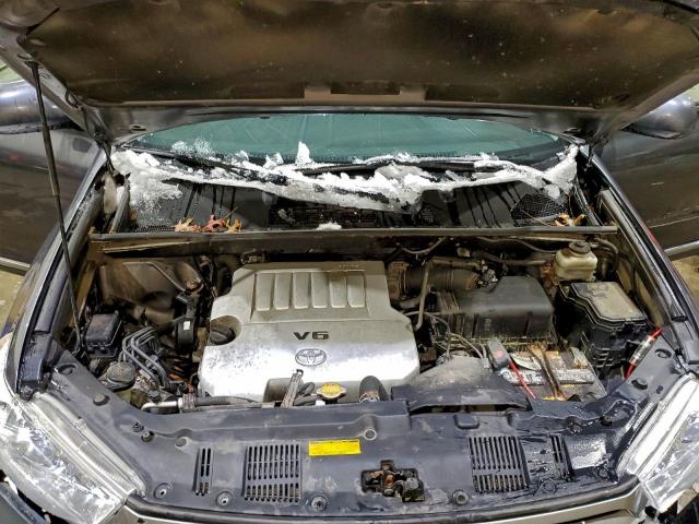 Toyota Highlander Base Image 13