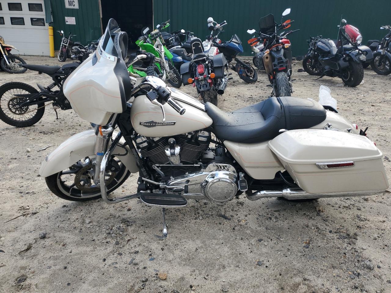 Harley-Davidson Fl Image 4