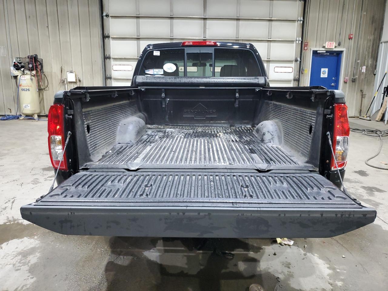 Nissan Frontier Sv Image 8