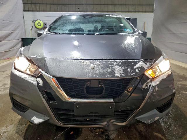 Nissan Versa Sv Image 6