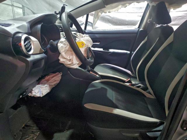 Nissan Versa Sv Image 8