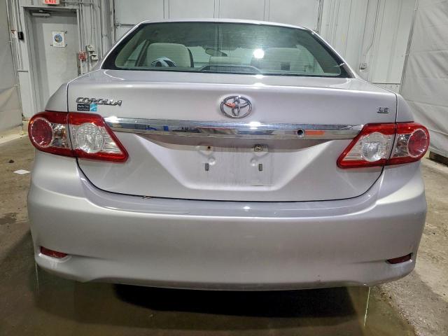 Toyota Corolla Base Image 8